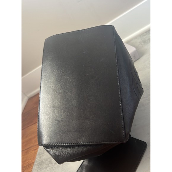 CHANEL Black Shoulder Bag - Picture 12 of 15